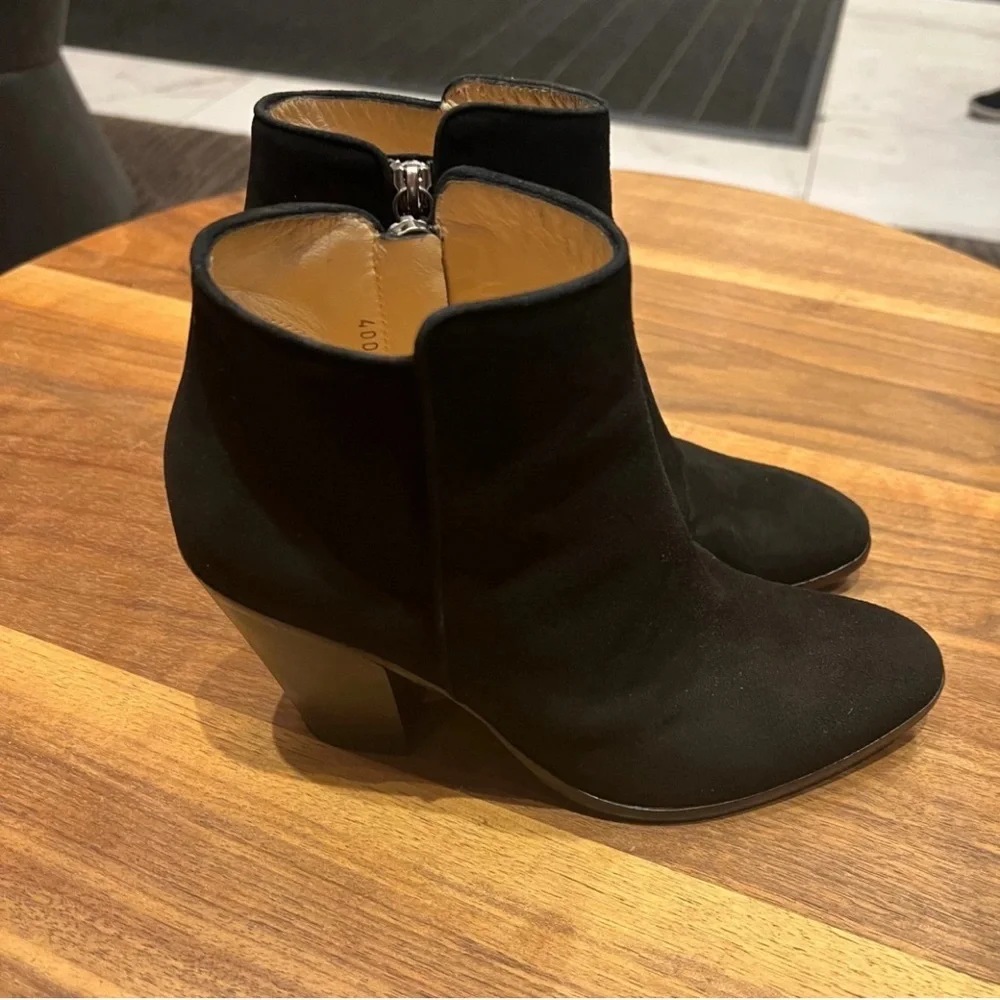 Barney’s NY Suede Ankle Boots 37